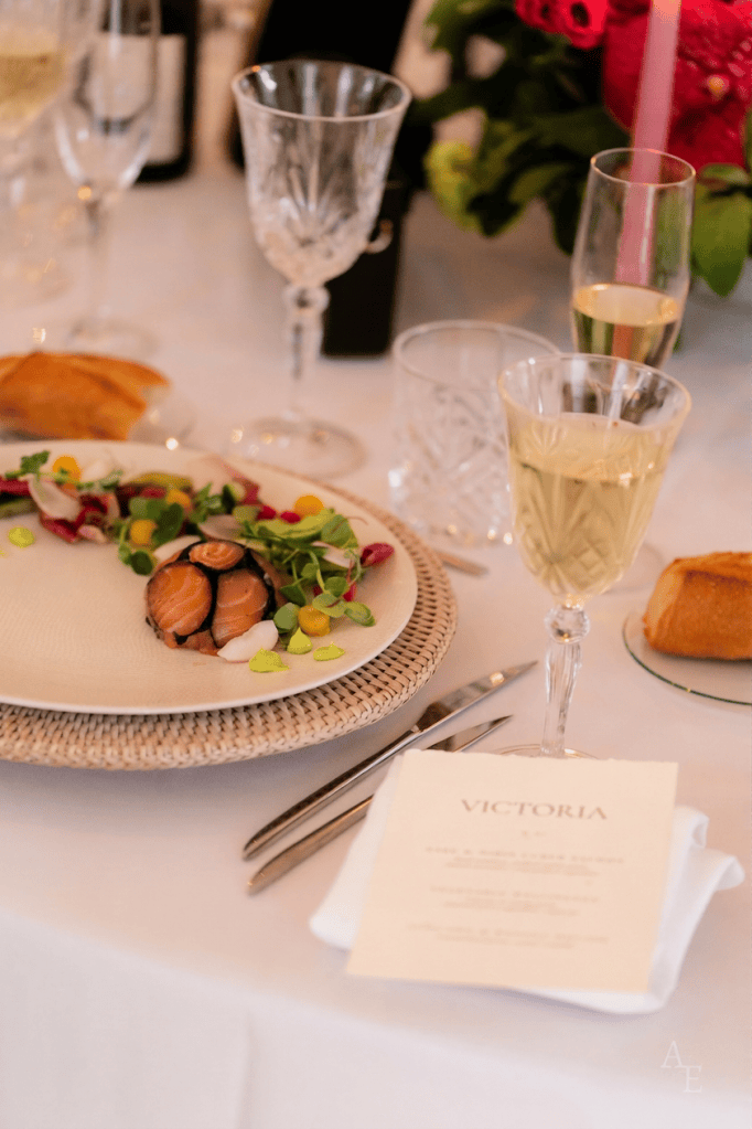 How to Choose Your Wedding Menu + Caterer in France: What to Know Before You&nbsp;Taste